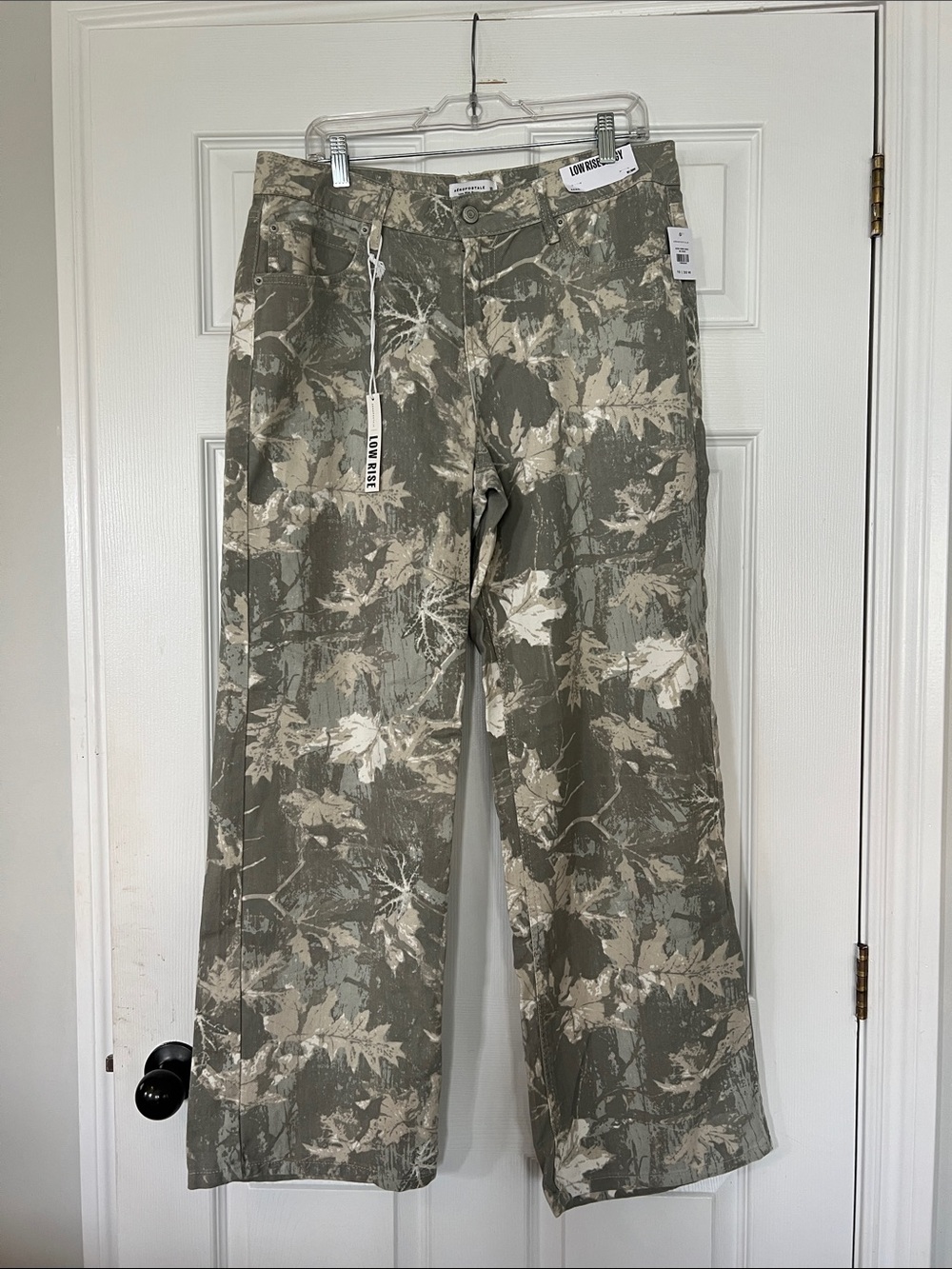 Aeropostale Women’s Wide-Leg Leaf Print Pants in Olive and Beige